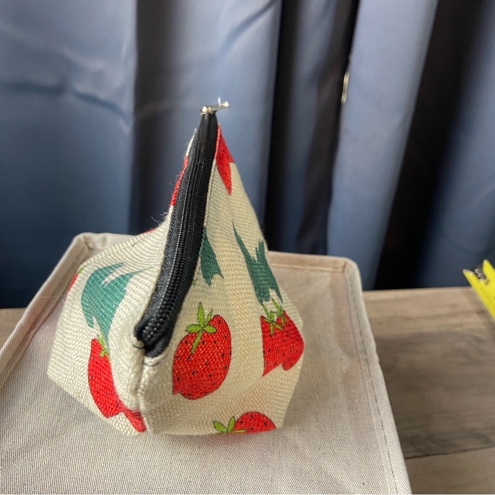 Strawberry Print Cream Pouch - Picture 2 of 6